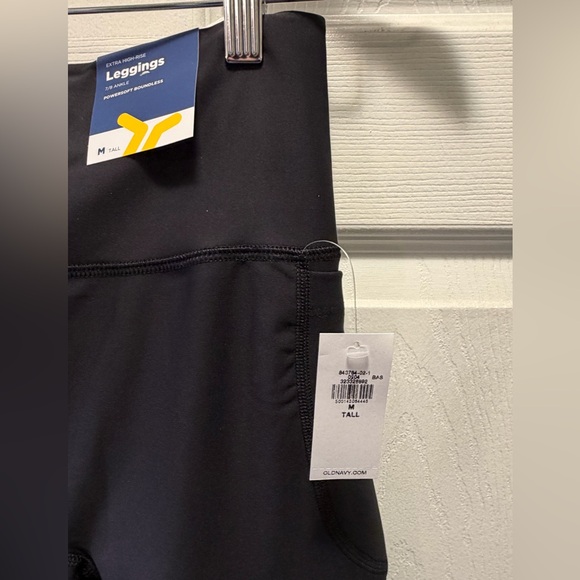 Old Navy Active Pocket Leggings - Picture 3 of 4